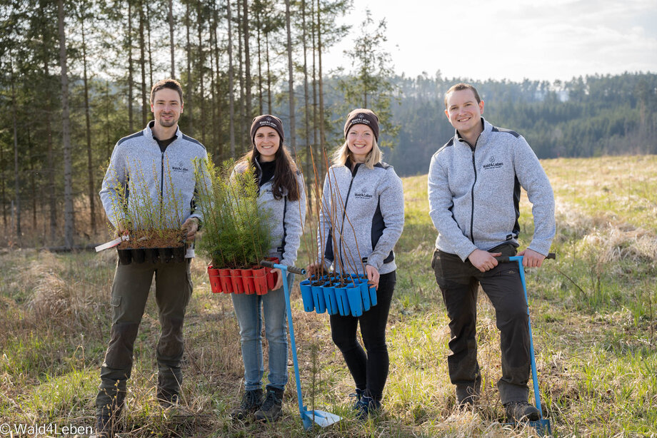 Das Team von Wald4Leben: Michael Poppinger, Nadja Fichtinger, Magdalena Reissig, Lukas Schmalzbauer